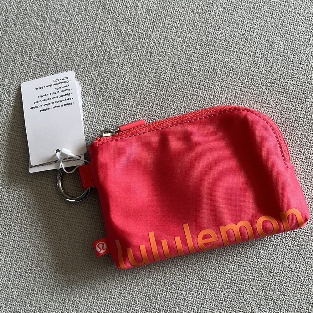 Lululemon Clippable Card Pouch in Pale Raspberry